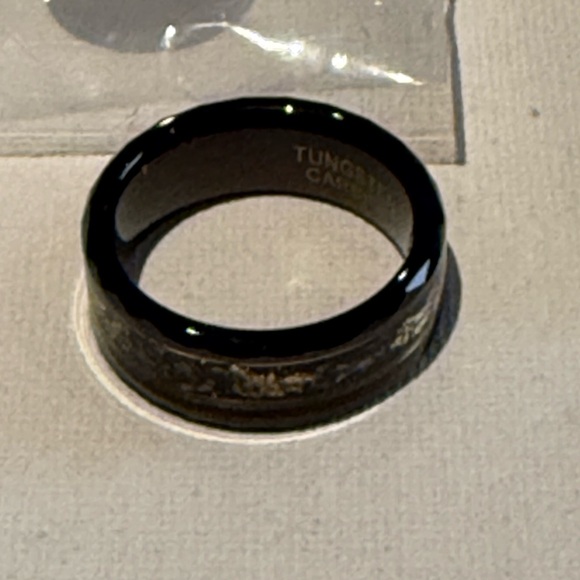 NEW Men's Black and Gold Inlay Tungsten Carbide Ring Size 9 - Picture 3 of 11